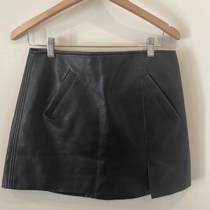Blanknyc black faux leather skirt size 28